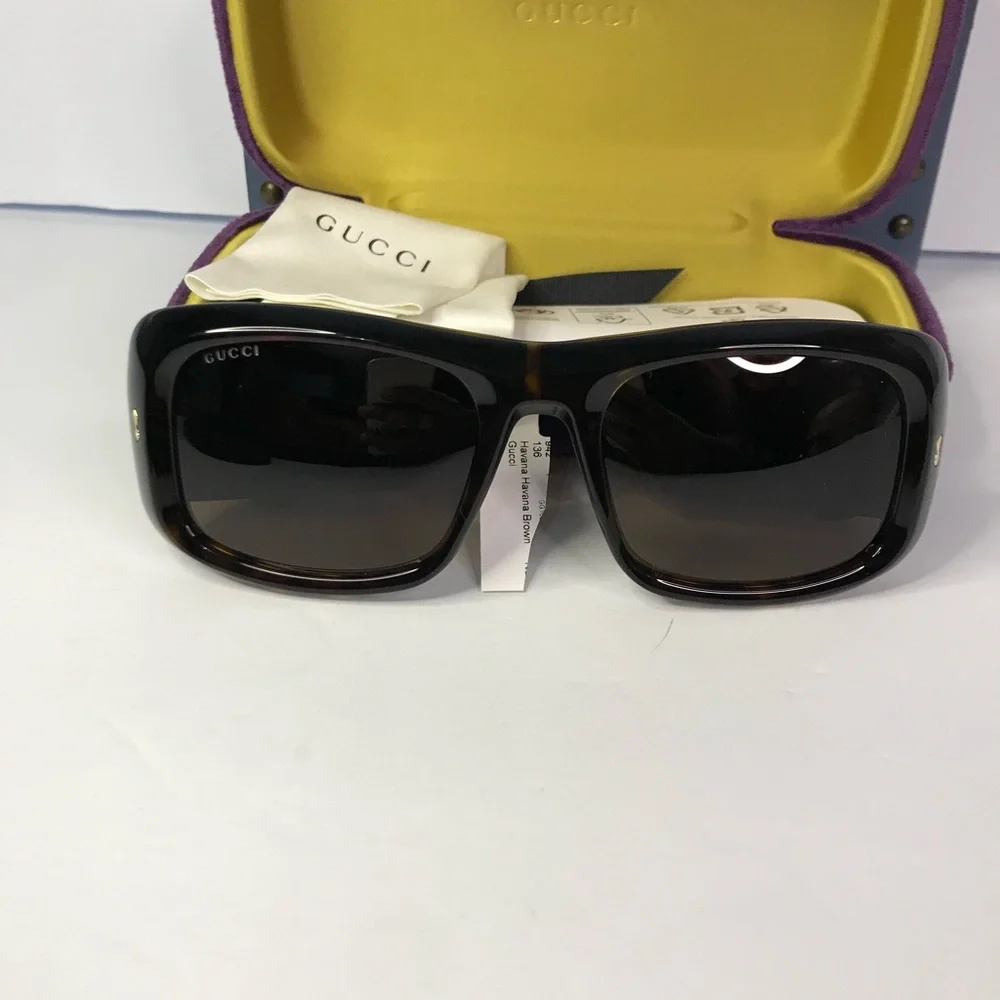 New - Guc­ci GG1080S Sun­glass­es worn by Paige DeS­or­bo as seen in Sum­mer H… - Picture 11 of 11